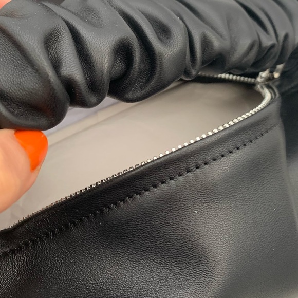 Alexander Wang - Leather Ruched Handle Bag - Picture 7 of 9